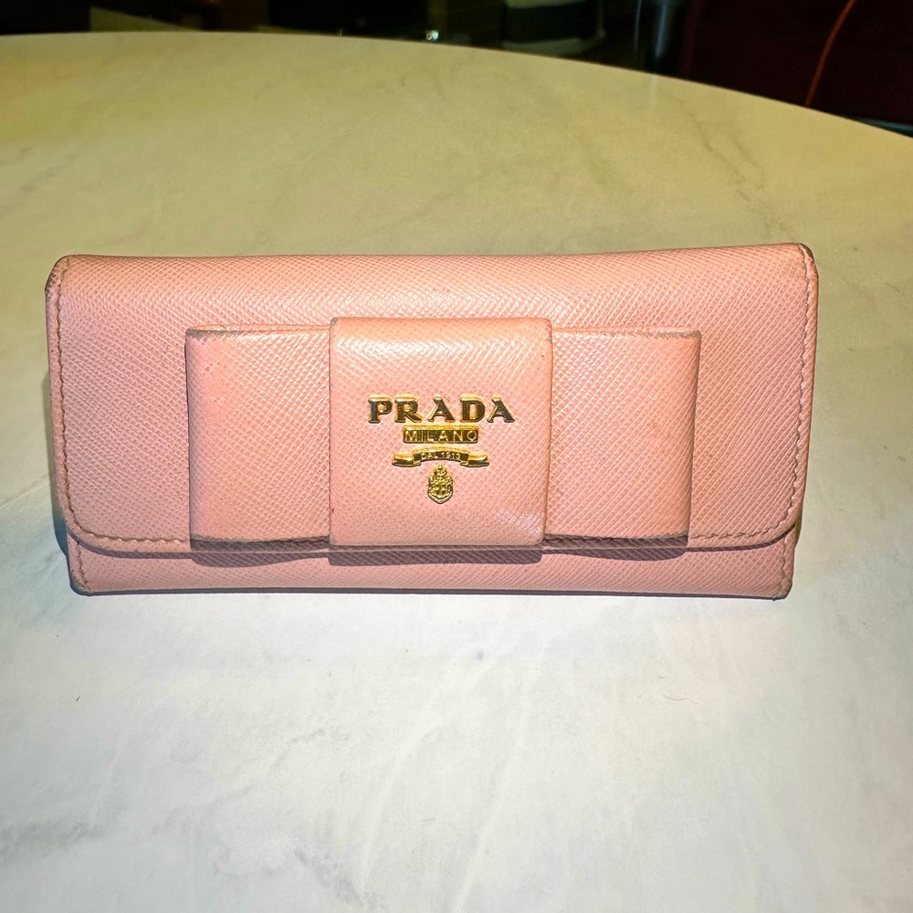 Authentic Preowned Prada Saffiano Bow key Holder